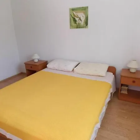 Apartmenthouse *