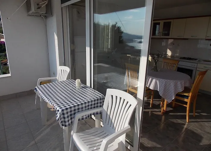 Apartmenthouse 公寓 特罗吉尔