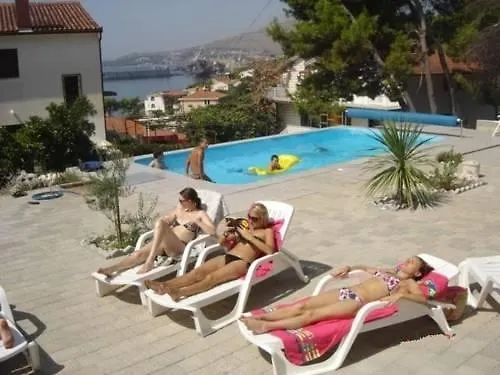 Apartmenthouse Apartament *